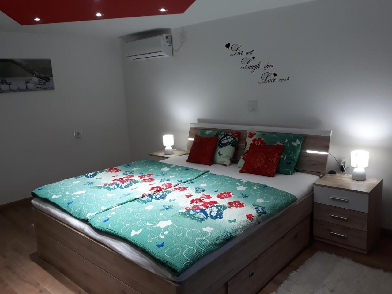 Apartmani Anna 圣马丁娜穆里 外观 照片