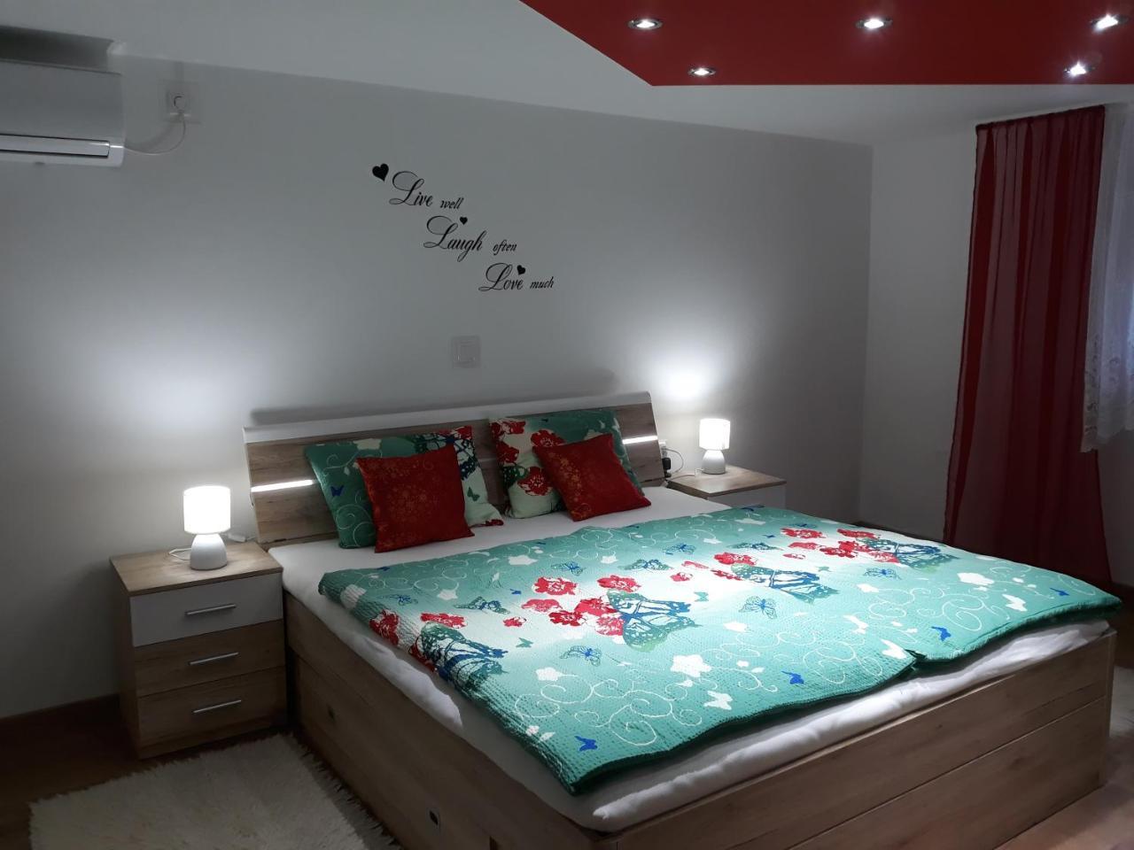 Apartmani Anna 圣马丁娜穆里 外观 照片